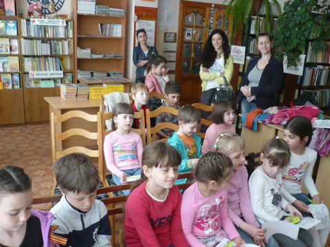 Поход в библиотеку с детьми подготовительной группы и их родителями