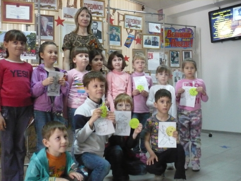 Поход в библиотеку с детьми подготовительной группы и их родителями