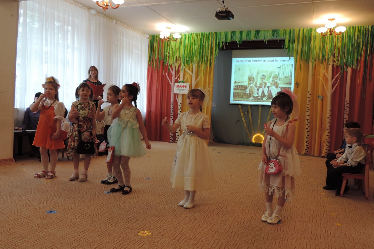 Весенний праздник для мам и бабушек