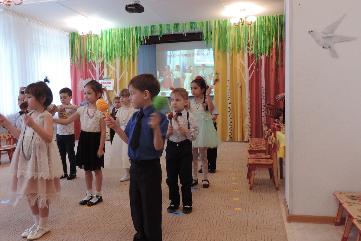 Весенний праздник для мам и бабушек
