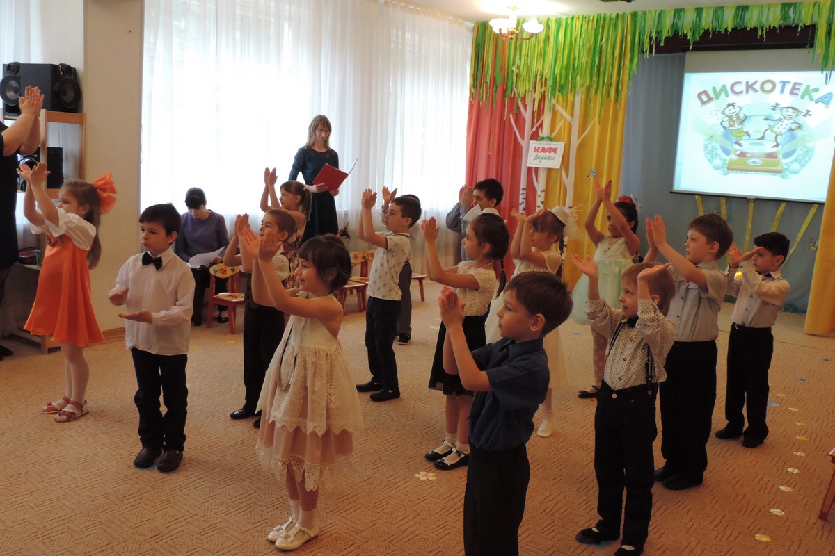 Весенний праздник для мам и бабушек