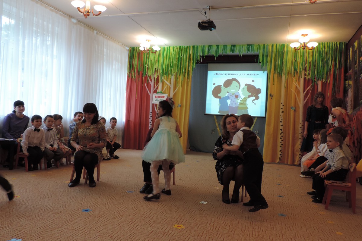 Весенний праздник для мам и бабушек